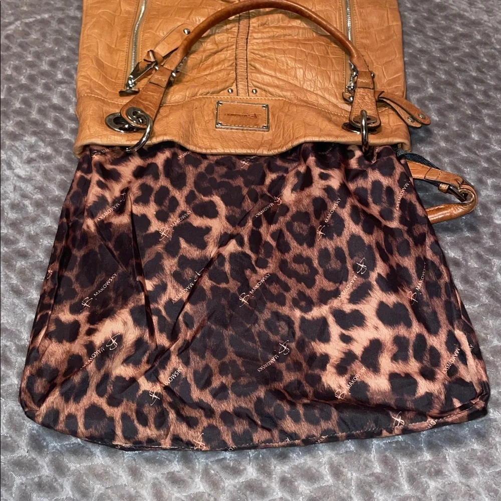 B. Makowsky hobo/shoulder bag. Tan/Cognac leather w a crocodile-embossed texture